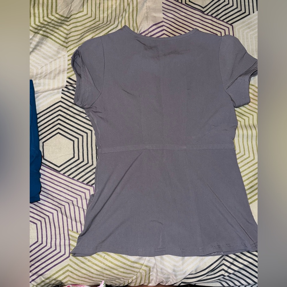 Gray scrub top - Picture 3 of 9